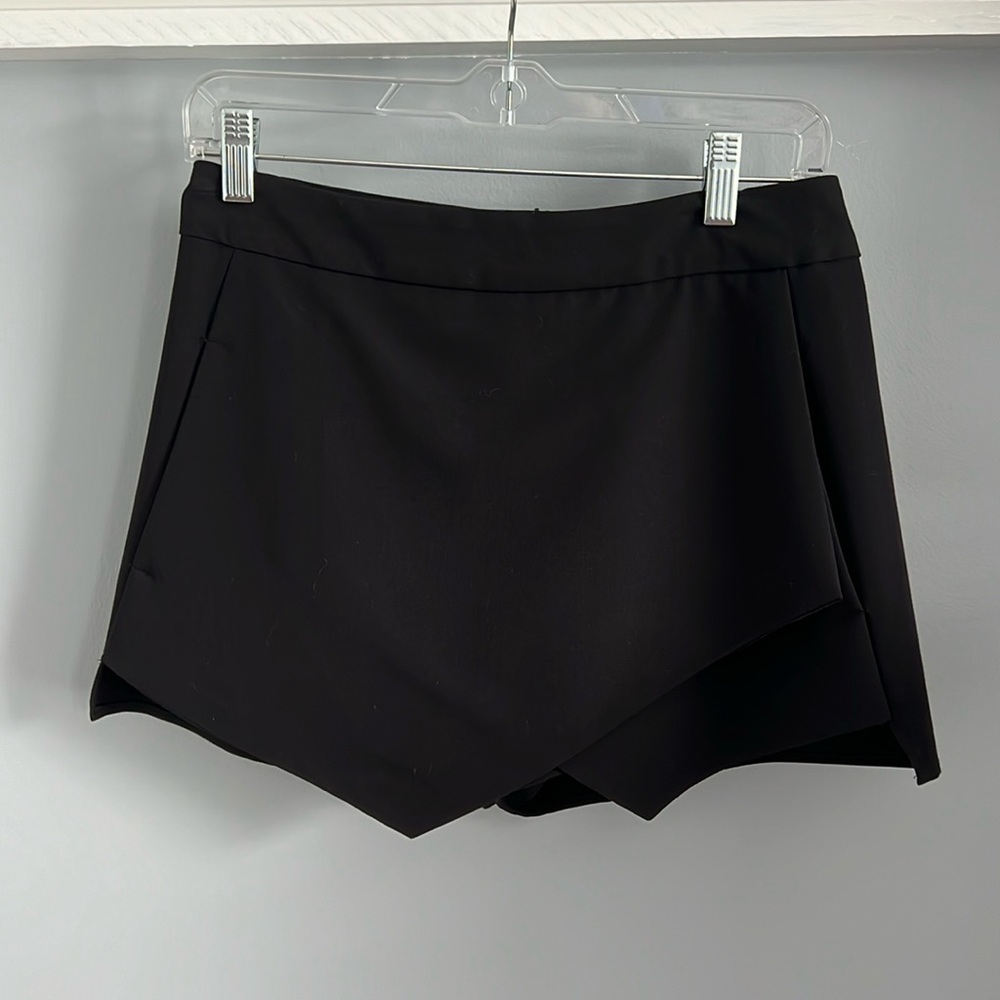 Black Skort